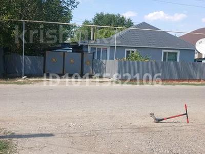 Отдельный дом · 4 комнаты · 90 м² · 10 сот., Ауезова 34 — На пересечений по исабаевой за 17 млн ₸ в Балпыке Би
