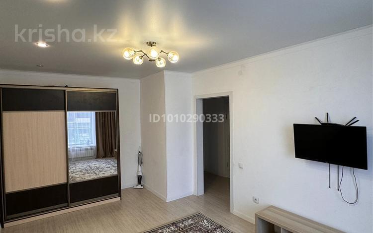 1-комнатная квартира · 38.5 м² · 2/12 этаж, Кабанбай батыра 59 за 200 000 〒 в Астане, Нура р-н — фото 2