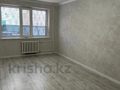 3-бөлмелі пәтер · 60 м² · 1/5 қабат, Ленинградская 79А, бағасы: 9.5 млн ₸ в Шахтинске