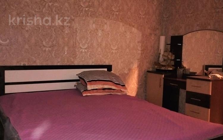 3-бөлмелі пәтер, 90 м², 5/5 қабат тәулігіне, Абен умралиева — Гоголя, бағасы: 15 000 〒 в Каскелене — фото 2