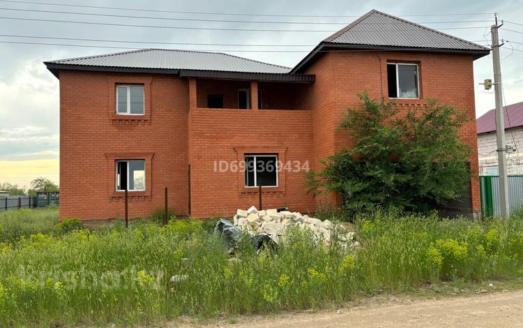 Жеке үй · 6 бөлме · 200 м² · 10 жүзд., 2, бағасы: 45 млн ₸ в Нурлы — фото 2