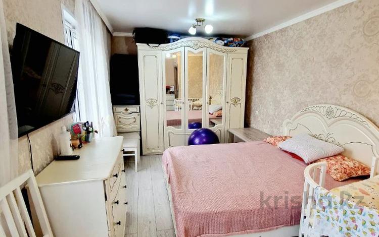 3-комнатная квартира, 57 м², 5/5 этаж, мкр Орбита-3