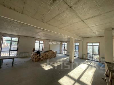 4-комнатная квартира · 181 м² · 1/7 этаж, мкр Михайловка , Аманжолова 14/1 за 80 млн 〒 в Караганде, Казыбек би р-н