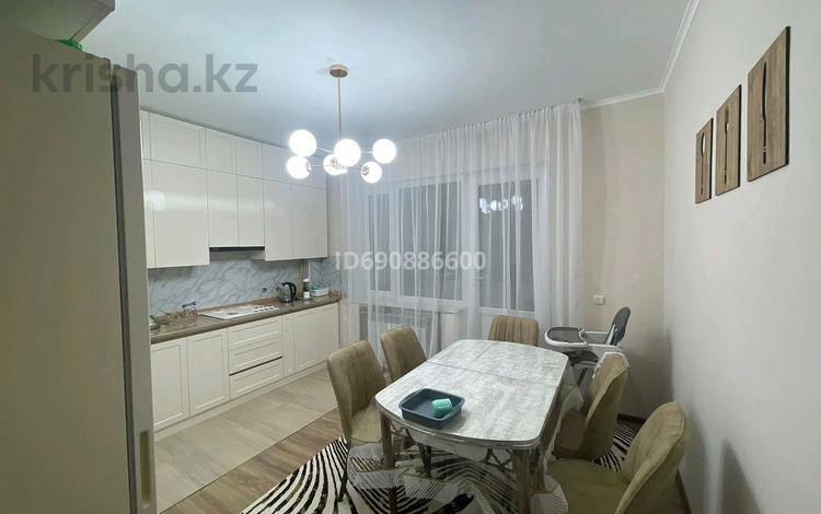 2-комнатная квартира, 76 м², 2/5 этаж, 19-й мкр 14/1 — Олжа байтерек