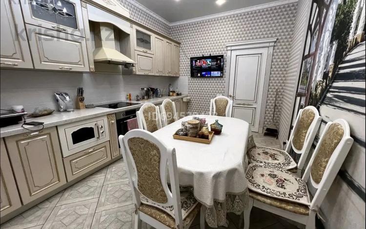 2-комнатная квартира · 73.1 м² · 9/9 этаж, Камзина 41/1 — Возле спорткомплекса Баянтау за 40.5 млн ₸ в Павлодаре — фото 2