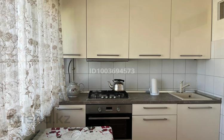 3-комнатная квартира · 47 м² · 4/5 этаж, Абая 21 за 20 млн 〒 в Атырау — фото 2