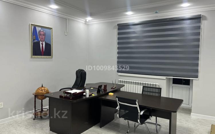 Свободное назначение, офисы, салоны красоты, кабинеты и рабочие места · 157.1 м² за 499 999 ₸ в  — фото 2