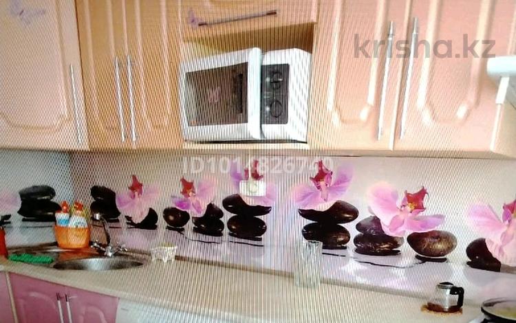 3-бөлмелі пәтер · 70 м² · 3/5 қабат, 5 — Детский сад Дельфинчик, бағасы: 13 млн ₸ в Лисаковске — фото 2