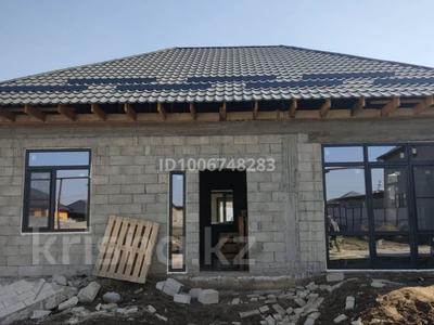 Отдельный дом · 4 комнаты · 110 м² · 5 сот., 117 квартал — Ай луна магазин за 25 млн 〒 в Кемертогане