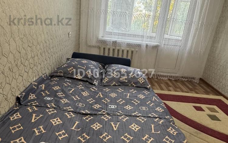 2-комнатная квартира · 58 м² · 4/5 этаж, мкр Строитель, Абулхайыр хан 91/2 за 12 000 ₸ в Уральске — фото 9