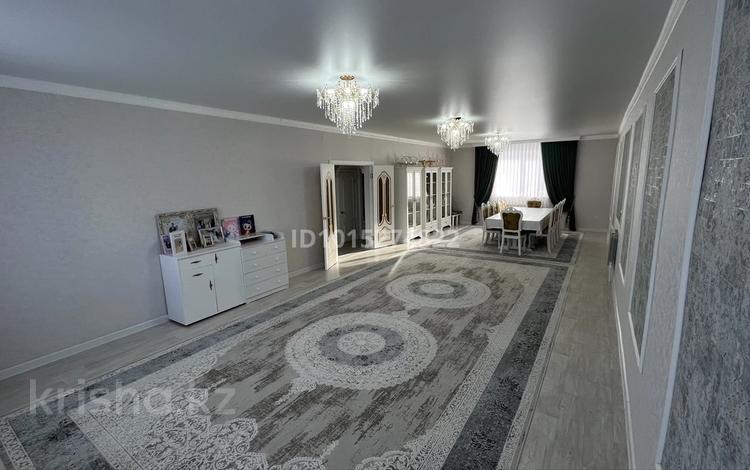 Жеке үй · 5 бөлме · 215 м² · 10 жүзд., 12 ш/а., АЛАШ 20, бағасы: 74 млн ₸ в Актобе, мкр 12 — фото 2