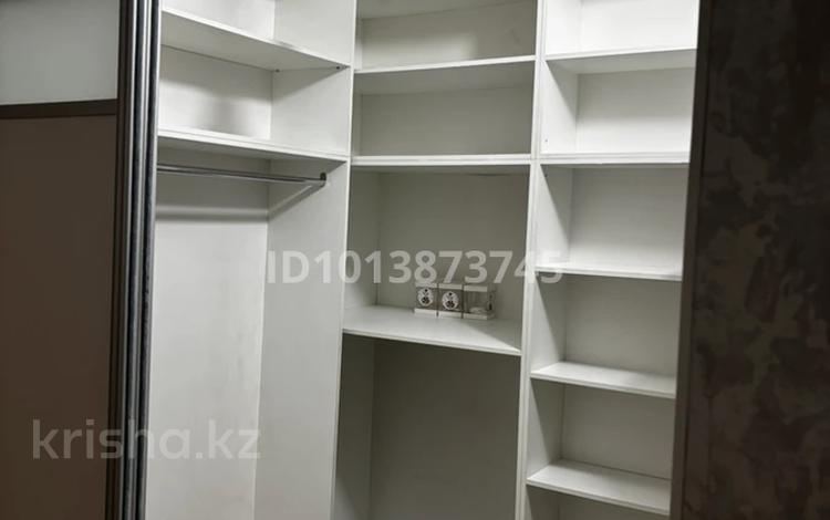 1-комнатная квартира · 49.7 м² · 1/5 этаж, мкр Айнабулак-4 за 240 000 ₸ в Алматы, Жетысуский р-н — фото 3