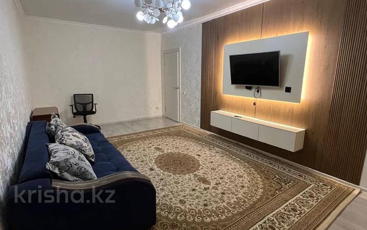 2-комнатная квартира · 55 м² · 5/12 этаж, мкр Дарабоз 61 за 280 000 ₸ в Алматы, Алатауский р-н — фото 2