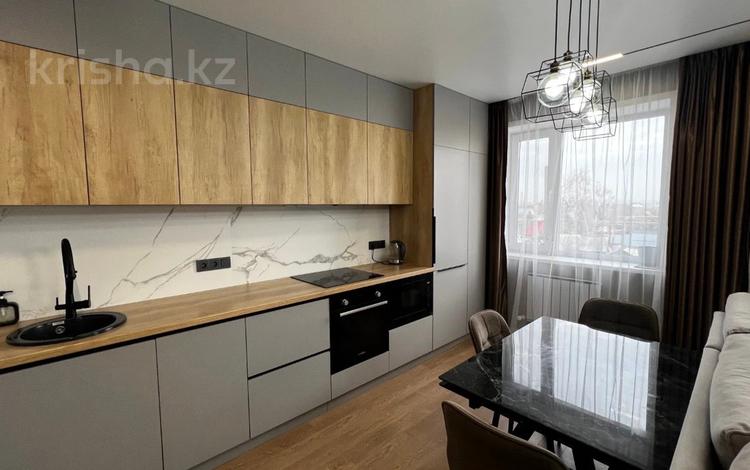 3-бөлмелі пәтер · 80 м² · 2/6 қабат, Каирбекова, бағасы: 57 млн ₸ в Костанае — фото 2