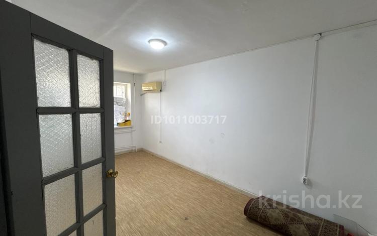 5-комнатная квартира · 96.8 м² · 1/5 этаж, мкр 5 69Б — Есет батыра остановка молодёжка за 19.5 млн 〒 в Актобе — фото 2