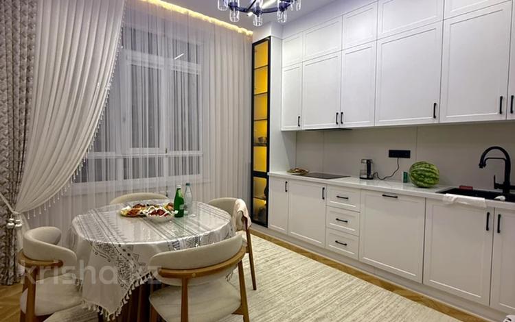 3-комнатная квартира · 110 м² · 4/9 этаж, 14-й мкр 86 за 70 млн ₸ в Актау — фото 19