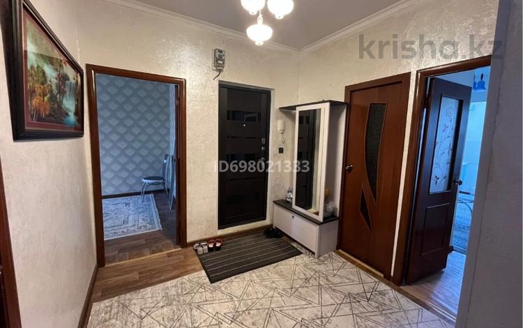 4-комнатная квартира, 80.2 м², 5/5 этаж, Мынбулак 16 за 28 млн 〒 в Таразе — фото 2