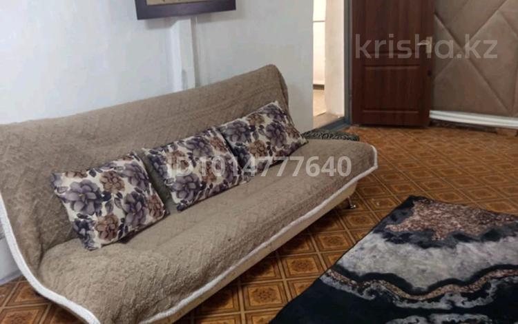 Отдельный дом · 3 комнаты · 75 м² · 1 сот., Бухарская — Азовского за 250 000 ₸ в Алматы, Жетысуский р-н — фото 2