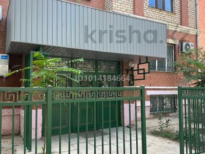 Свободное назначение, офисы, салоны красоты, медцентры и аптеки, образование, развлечения, кабинеты и рабочие места, студии · 108 м² за 200 000 ₸ в 
