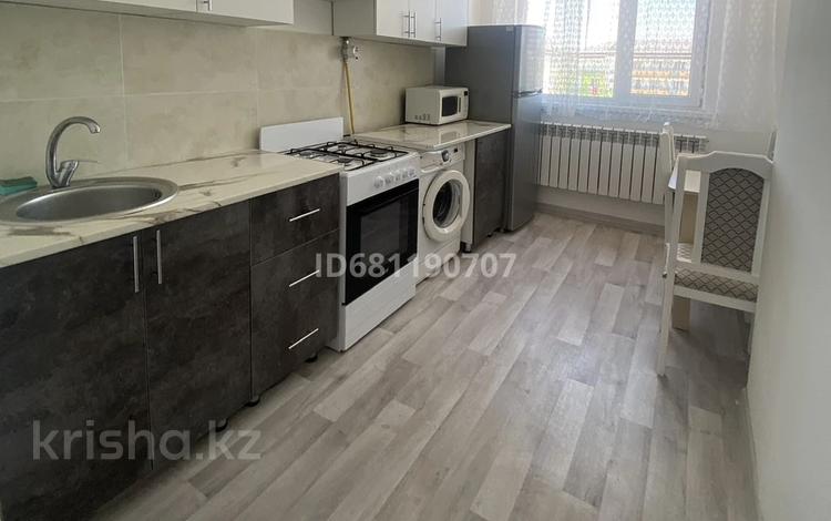 1-комнатная квартира · 39 м² · 5/5 этаж, 15 микрорайон за 95 000 ₸ в Таразе — фото 2