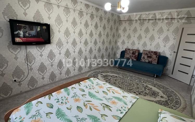1-комнатная квартира · 56 м² · 3/9 этаж, Увалиева 8/1 за 2 500 ₸ в Усть-Каменогорске, Ульбинский — фото 10
