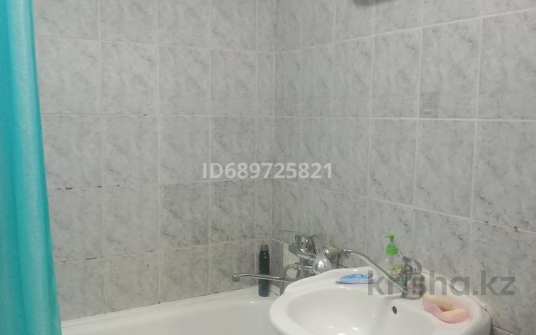 1-комнатная квартира · 37 м² · 1/4 этаж, Глинки 57 — Торгового рынка Алем за 10 000 ₸ в Семее — фото 17