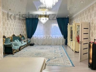 Жеке үй · 4 бөлме · 200 м² · 6 жүзд., Байтерек 330 — Жаркын жастар, бағасы: 60 млн ₸ в М. Туймебаеве