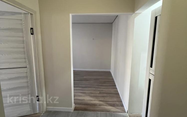 3-комнатная квартира · 63 м² · 2/5 этаж, мкр Жайлау за 18.9 млн 〒 в Таразе — фото 2