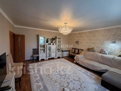 Отдельный дом · 5 комнат · 207 м² · , мкр Уркер, Капшагай — Школа 33, детсад Жауқазын за 82 млн ₸ в Астане, Нура р-н