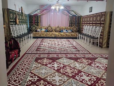 Жеке үй · 7 бөлме · 400 м², мкр 13-й военный городок, 13-й военный городок 38А — Проспект Суюнбая, бағасы: 70 000 〒 в Алматы, Турксибский р-н