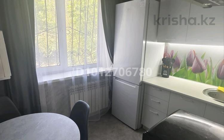 2-бөлмелі пәтер · 48 м² · 2/5 қабат, строителей — строителей, бағасы: 8 млн ₸ в Темиртау — фото 2