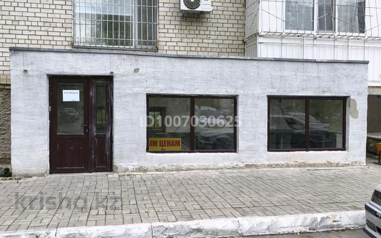 Свободное назначение, офисы, магазины и бутики, салоны красоты, медцентры и аптеки, образование, развлечения, конференц-залы, кабинеты и рабочие места · 66 м² за 380 000 ₸ в Астане, Сарайшык р-н — фото 3