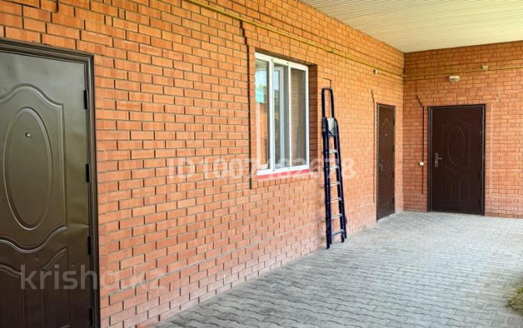 Отдельный дом · 2 комнаты · 58 м² · 6 сот., Пер.Сейфуллина 11 — Шымбай за 80 000 〒 в  — фото 2