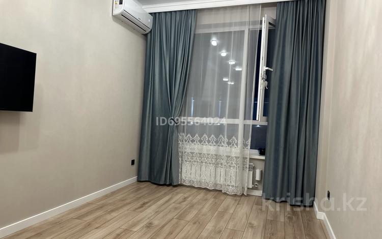1-комнатная квартира · 44 м² · 15/17 этаж, мкр Юго-Восток, Республики 23 за 30 млн 〒 в Караганде, Казыбек би р-н — фото 2