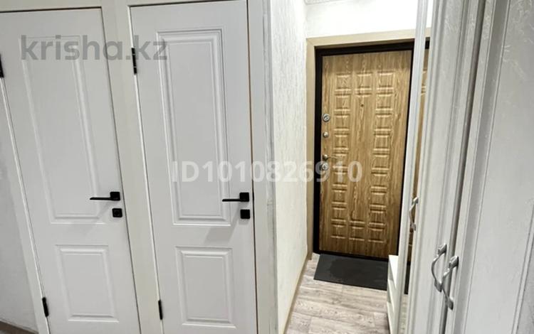 3-бөлмелі пәтер · 47.5 м² · 2/5 қабат, 16-шағынаудан 14, бағасы: 16.5 млн ₸ в Караганде, Алихана Бокейханова р-н — фото 2