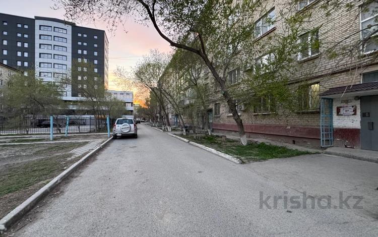2-бөлмелі пәтер · 40.9 м² · 1/5 қабат, Азаттык 46А, бағасы: 12 млн ₸ в Атырау — фото 4