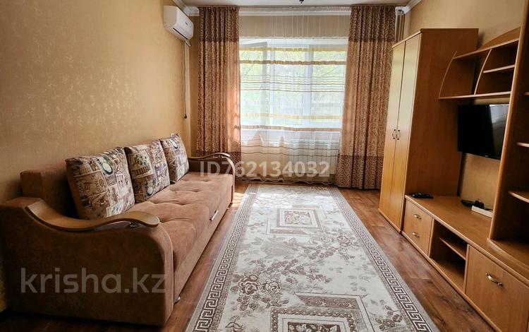 1-комнатная квартира · 40 м² · 3/9 этаж, Толе би 110 — Ади Шарипова за 230 000 ₸ в Алматы, Алмалинский р-н — фото 6