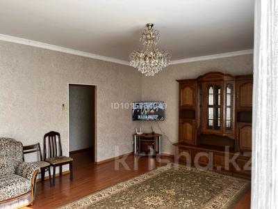 2-комнатная квартира · 91 м² · 4/5 этаж, мкр. Алтын орда, Молдагулова 36Б — Капитал Плаза Гипермаркет Дина за 230 000 ₸ в Актобе