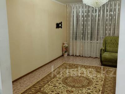 2-комнатная квартира · 62 м² · 4/5 этаж, улица Темирбека Жургенова за 15.5 млн ₸ в Актобе, мкр. Курмыш