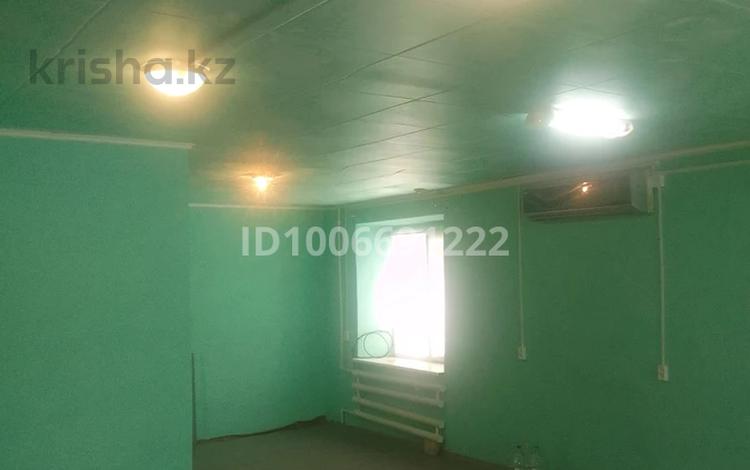 2-бөлмелі пәтер · 57 м² · 1/3 қабат, мкр 41-й разъезд, Актогай 230 — Возле школа милиции, бағасы: 8 млн ₸ в Актобе — фото 2
