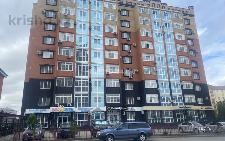2-бөлмелі пәтер · 86 м² · 1/9 қабат, мкр. Алтын орда, Алия Молдагулова 62 — Теннисный корт АСЕ, Ниш школа, Бассейн Достык, бағасы: 42.5 млн ₸ в Актобе — фото 2