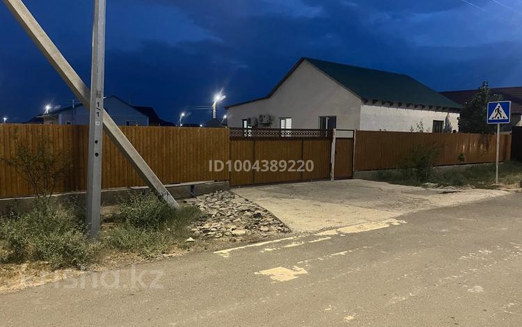 Отдельный дом · 4 комнаты · 102 м² · 8 сот., мкр Аксай-2, 15 ул 31 — Каусар холл за 17.5 млн ₸ в Атырау — фото 2