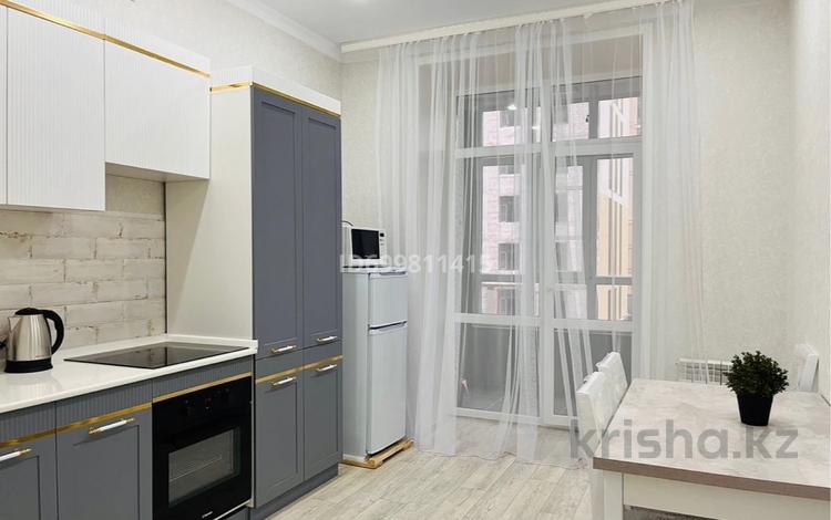 1-комнатная квартира · 42 м² · 5/10 этаж, мкр Юго-Восток, Бауыржан Момышулы 15/2 — Ашимова - Момышулы за 15 000 ₸ в Караганде, Казыбек би р-н — фото 2