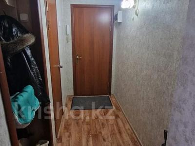 2-комнатная квартира, 54 м², 2/5 этаж помесячно, Бурова 37 за 90 000 〒 в Усть-Каменогорске