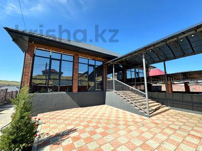 Отдельный дом · 5 комнат · 500 м² · 10 сот., Жеруйык 16 за ~ 220 млн 〒 в Усть-Каменогорске