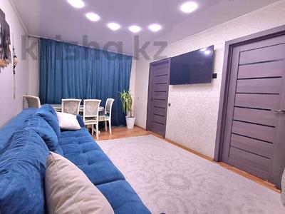 4-комнатная квартира · 61 м² · 2/5 этаж, Майкудук, 16й микрорайон за 15 млн 〒 в Караганде, Алихана Бокейханова р-н