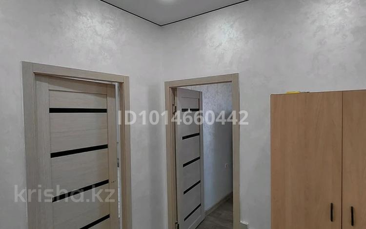 1-бөлмелі пәтер · 44 м² · 1/6 қабат, Қабдырахман Ерниязов көшесі 18 — Кулманова, бағасы: 180 000 ₸ в Атырау — фото 2