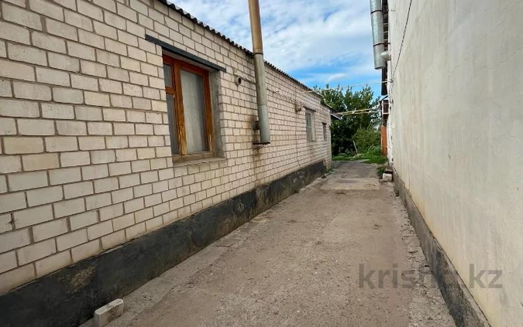 Отдельный дом · 4 комнаты · 112.2 м² · 7 сот., Старый город, 30 лет Казахстана 6 за 16 млн ₸ в Актобе — фото 4