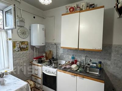 3-комнатная квартира · 60.6 м² · 1/2 этаж, утемисова за 12.5 млн ₸ в Актобе, мкр. Курмыш
