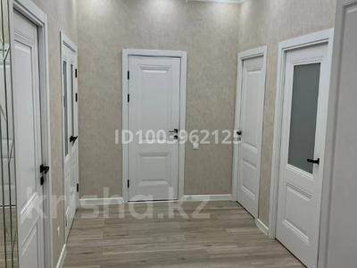3-комнатная квартира · 108 м² · 8/10 этаж, мкр. Алтын орда, Молдагуловой 66/2 за 25 000 〒 в Актобе